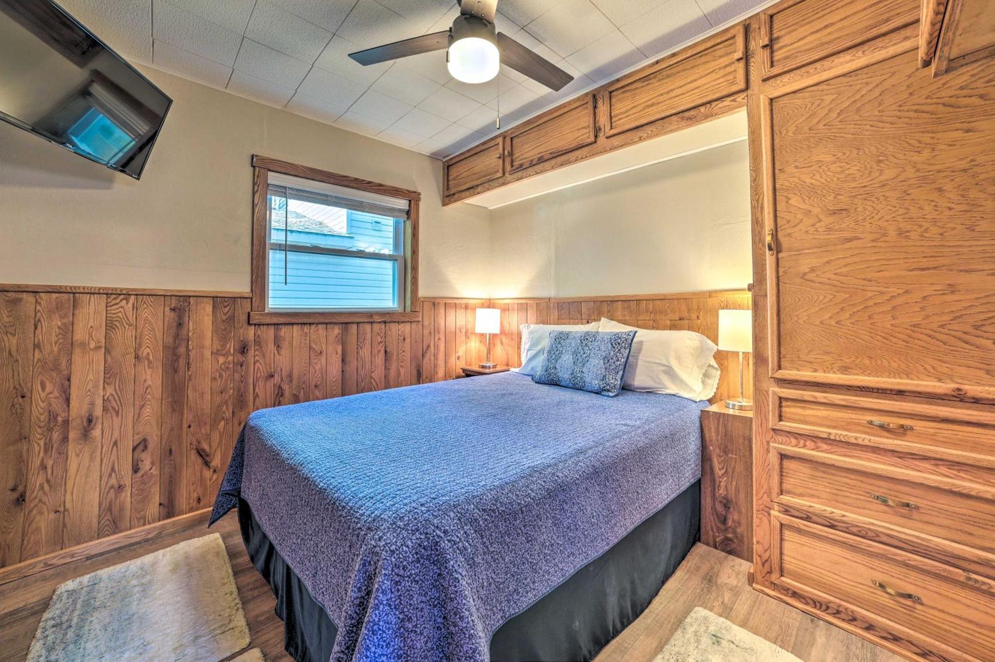 East Tawas Lakefront Getaway With Kayaks And Deck Exterior photo